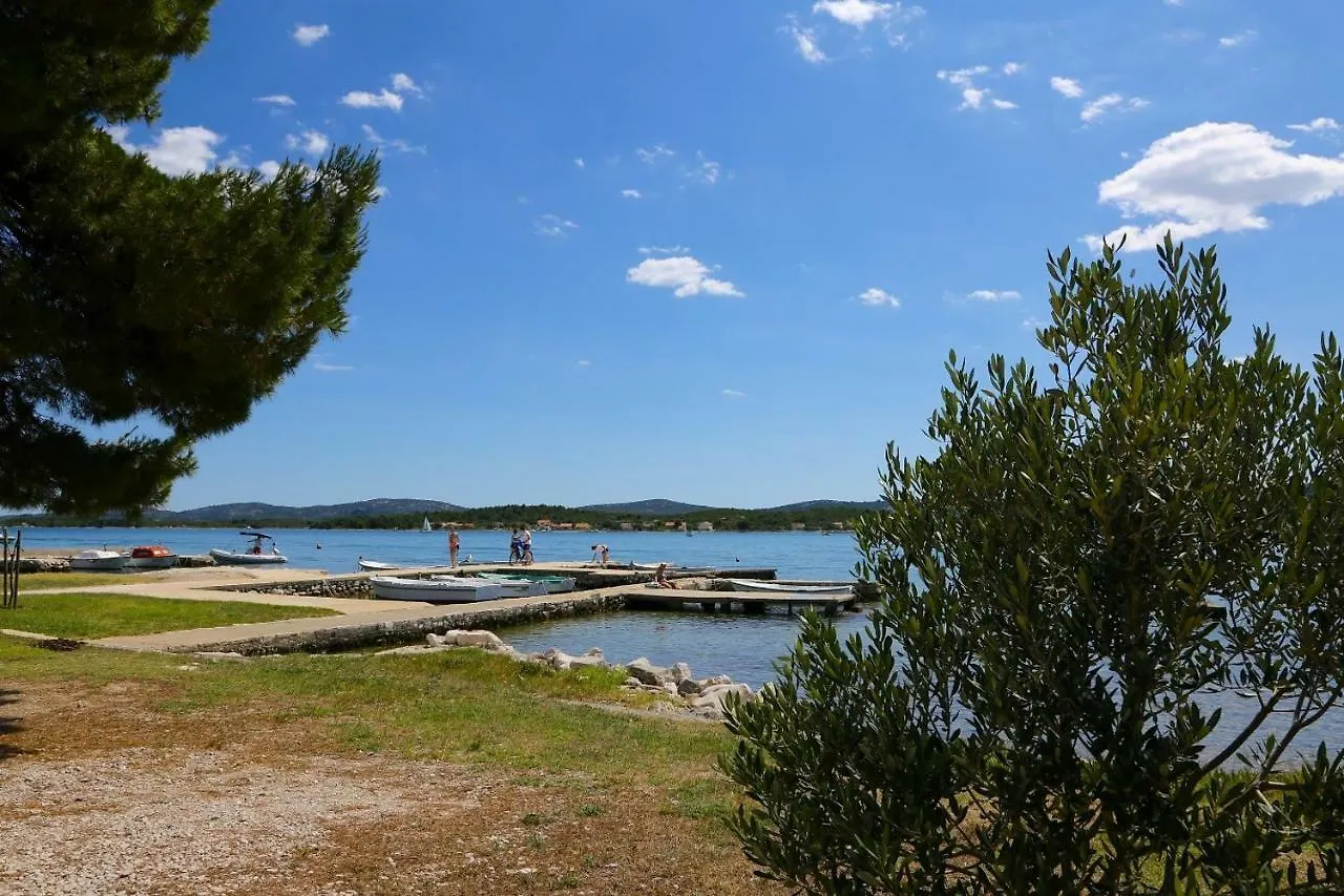 Apartments Fjaka Sveti Filip i Jakov 0*,
