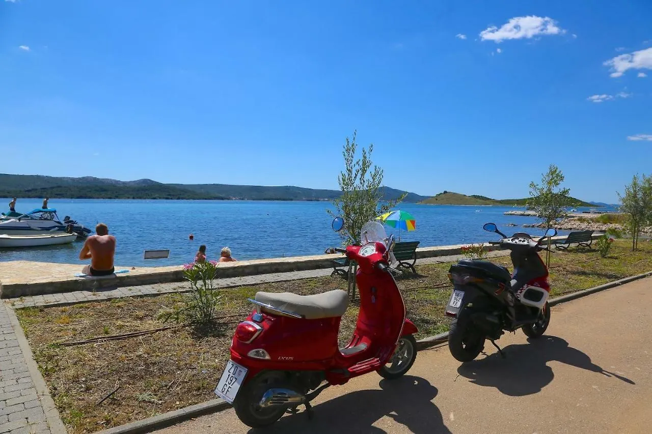 Apartments Fjaka Sveti Filip i Jakov