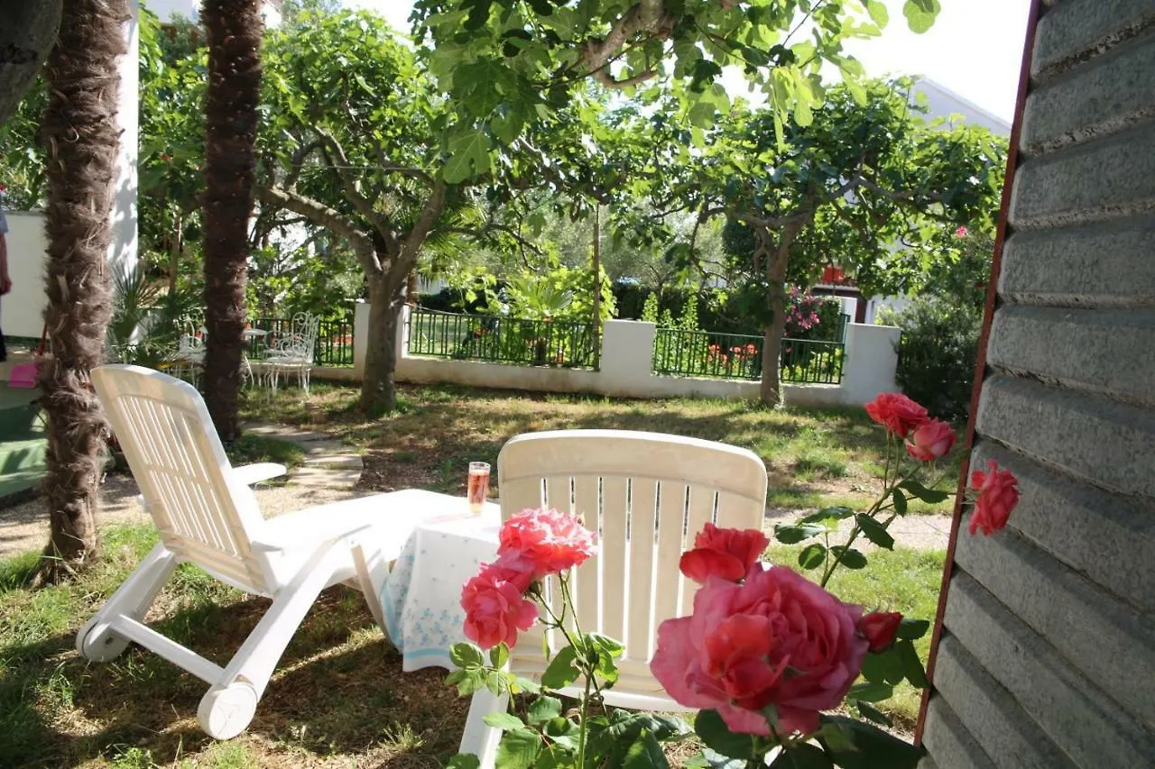Apartments Fjaka Sveti Filip i Jakov