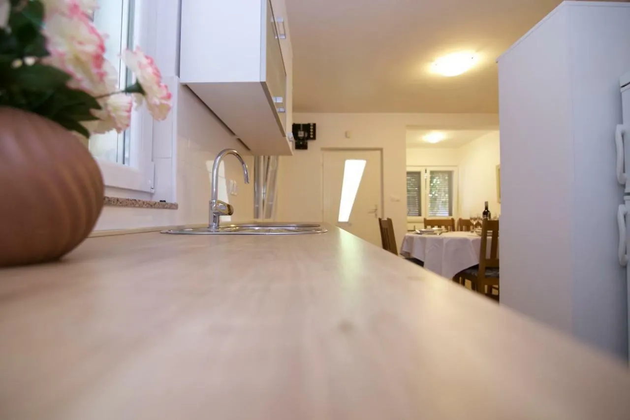 Apartments Fjaka Sveti Filip i Jakov 0*,