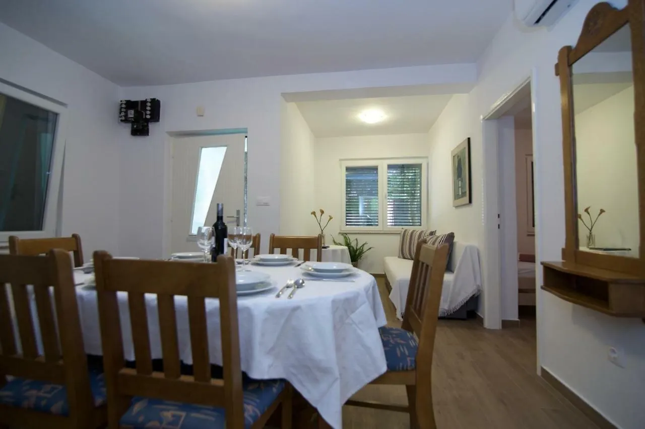 Apartments Fjaka Sveti Filip i Jakov
