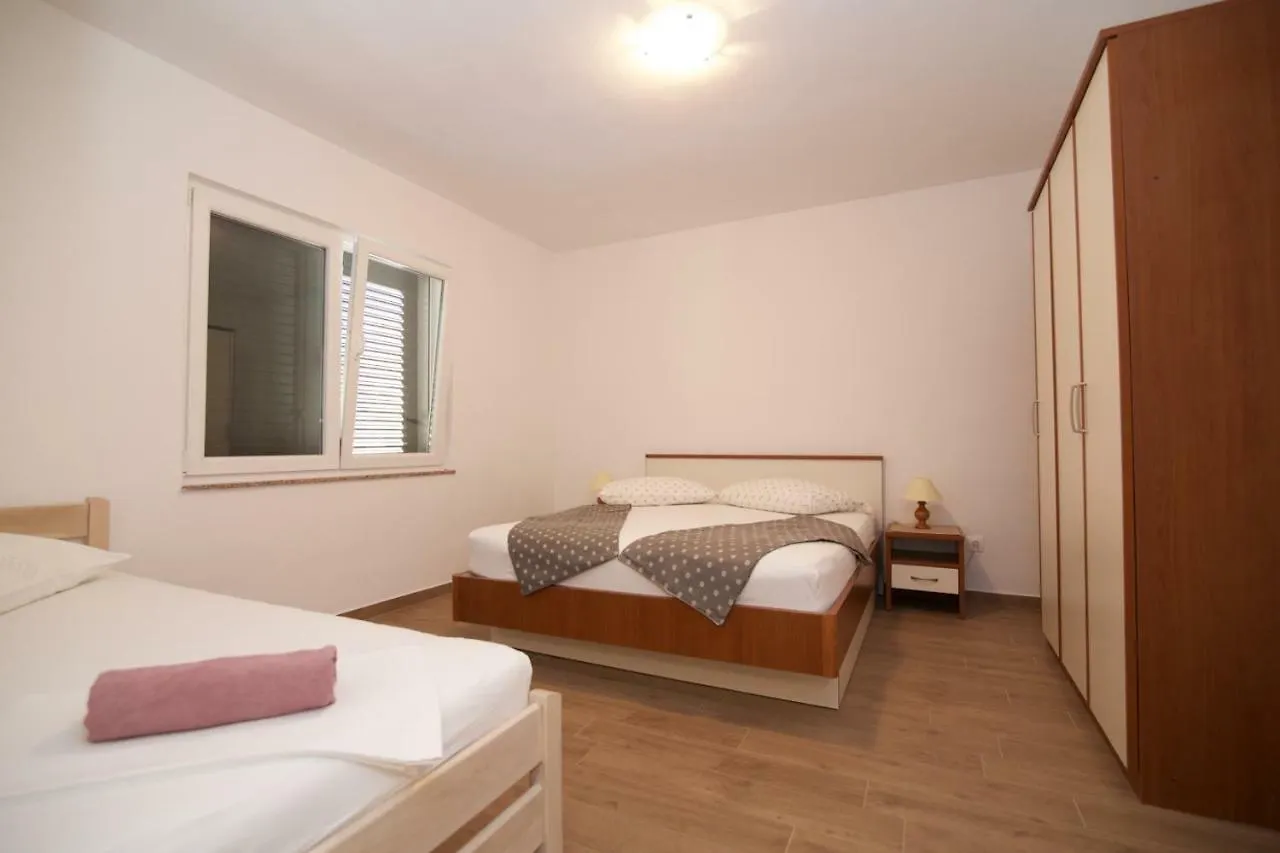 Apartments Fjaka Sveti Filip i Jakov