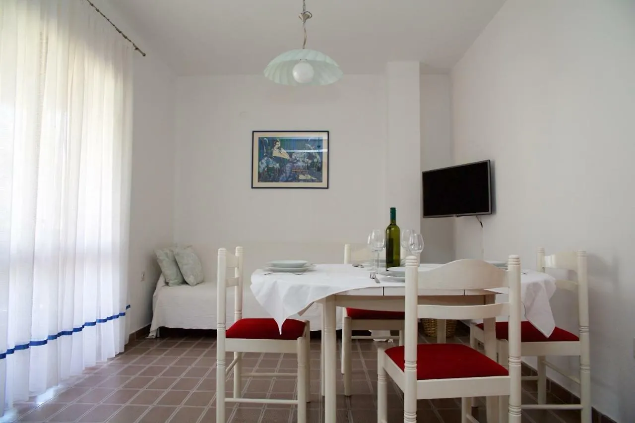 Apartments Fjaka Sveti Filip i Jakov 0*,