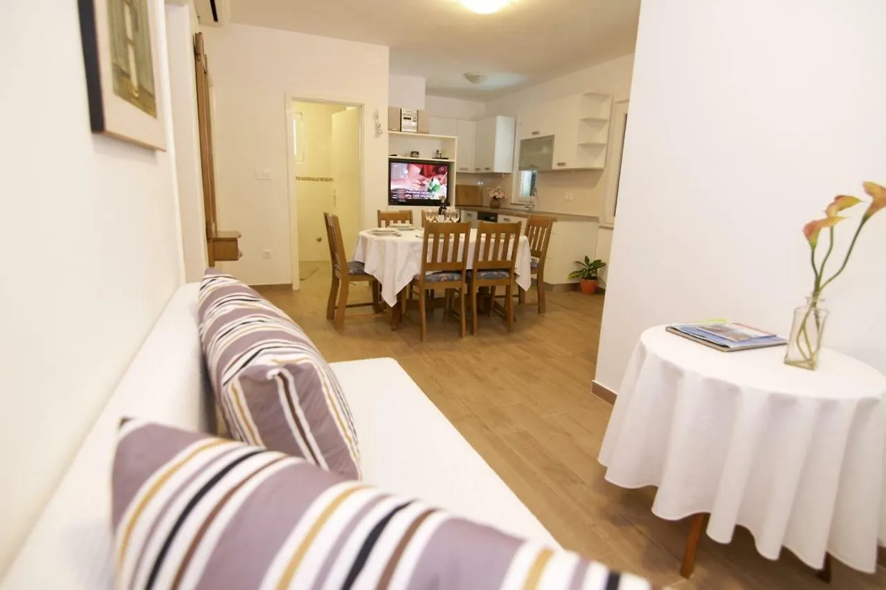 Apartments Fjaka Sveti Filip i Jakov